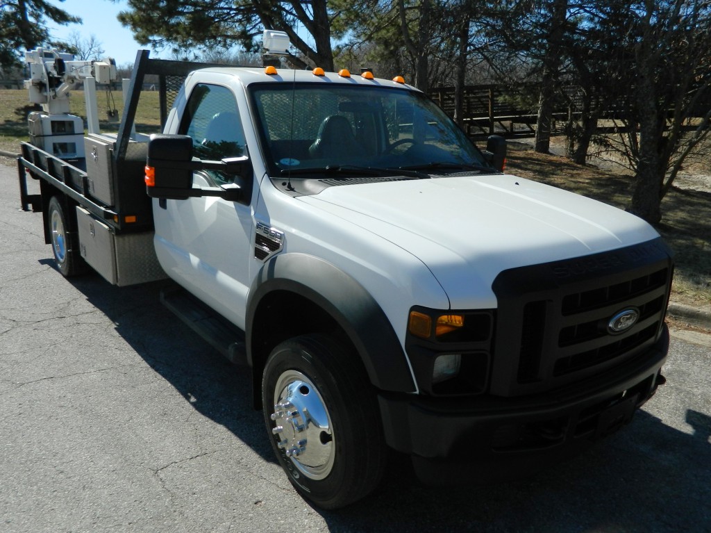2009 Ford F-550 - Photo 3
