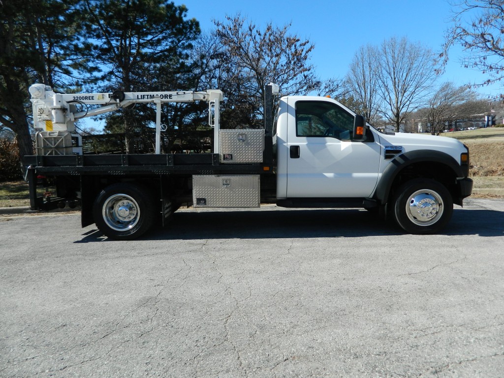 2009 Ford F-550 - Photo 5