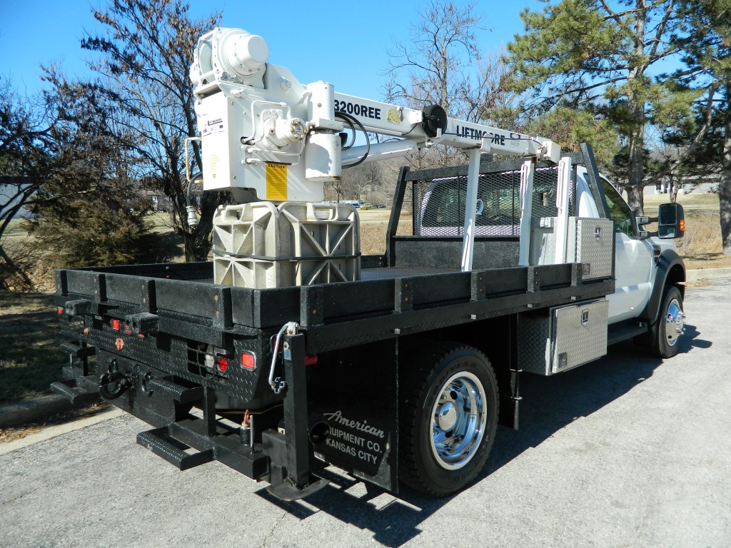 2009 Ford F-550 - Photo 7