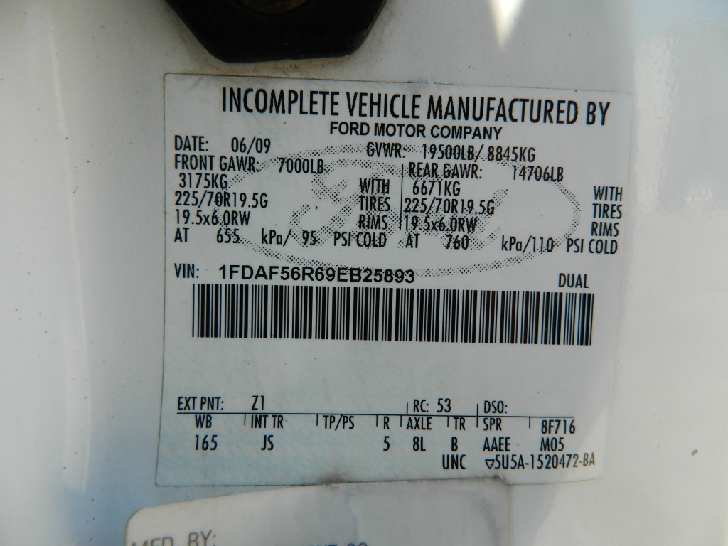 2009 Ford F-550 - Photo 20